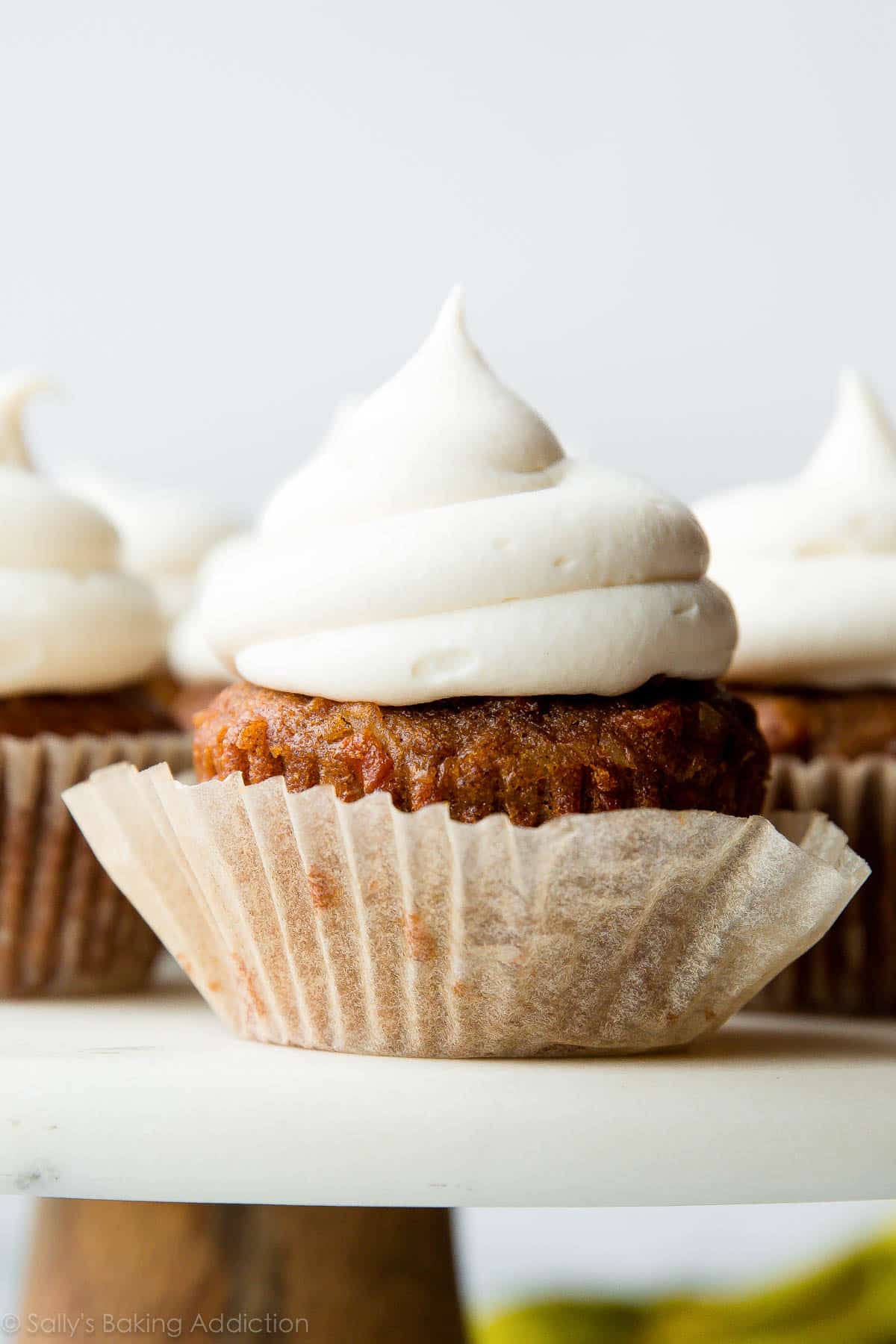 Master Cream Cheese Frosting: Key Tips for Stable, Pipeable & Storable Batches